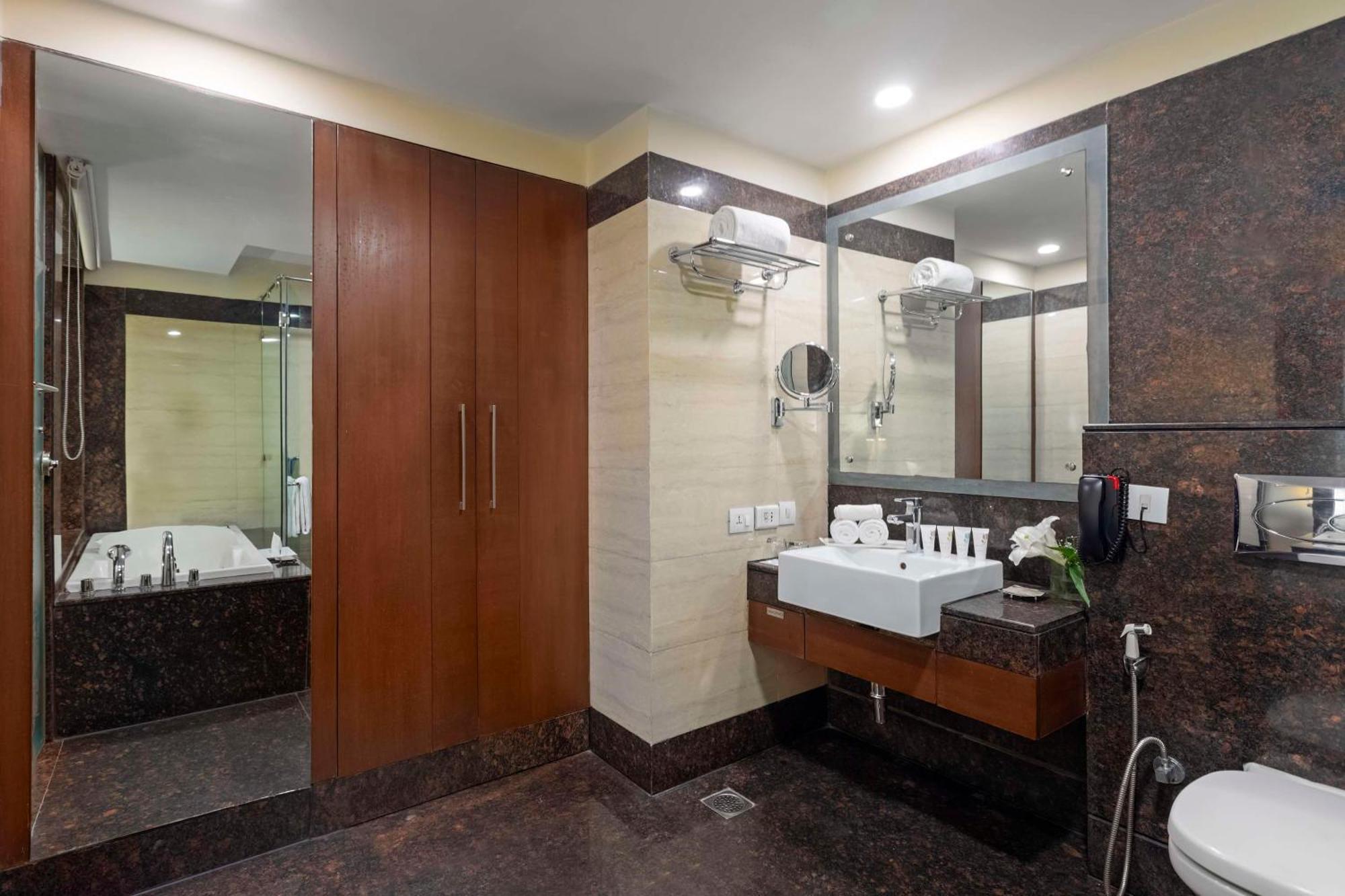 Country Inn & Suites By Radisson, Gurugram Sector 12 Gurgaon Exterior photo