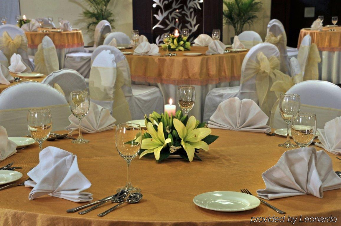 Country Inn & Suites By Radisson, Gurugram Sector 12 Gurgaon Restaurant photo
